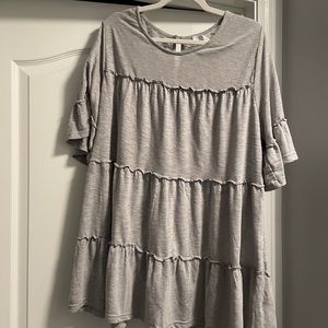 Size 1X, light gray, top / blouse